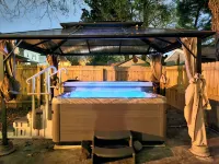 Belle Family Holiday Retreat with hot tub