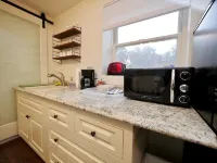 NEW STUDIO HIDDEN GEM ~ BEST LOCATION HILLCREST ~ CLOSE TO ALL ATTRACTIONS OF SD Hotels in Balboa Park