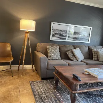 Entire Fresno/Clovis 2 bedroom bungalow