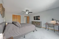 3 Bedroom Townhome next to Cheat Lake / Sunset Beach Marina!