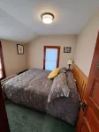 Stay near Mirror Lake, enjoy our cozy 2-bedroom cottage