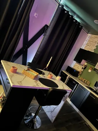 Secret Love Room Perpignan Full Équipé et Parking Privée Отели рядом с достопримечательностью «Университет Перпиньян Виа Домитьа»