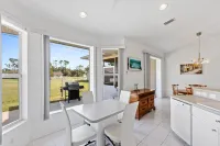 Cheerful & Vibrant Home Near Mineral Springs