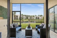 Lovely 2 Bedroom Condo with Pool & Tennis Courts