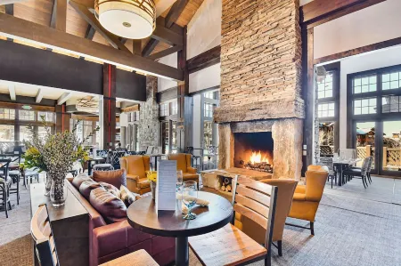 PARQ 1 AT EMPIRE PASS TALISKER CLUB ACCESS SKI IN/OUT POOL SPA DINING SKI VALET