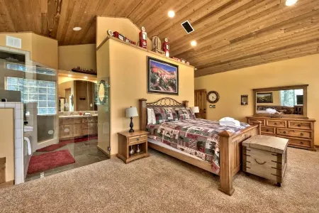 Luxury House, Hot Tub, Pet Friendly, Pool Table, EV Charger