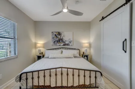 Adorable cottage central to everything