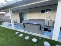 8 min. to Oldtown Clovis CA Nice No Smoking home, HotTub and park across the str