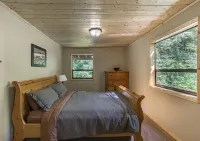 Unplug at this Mt. Baker Cabin in the Hot Tub, enjoy massage chair & rain shower