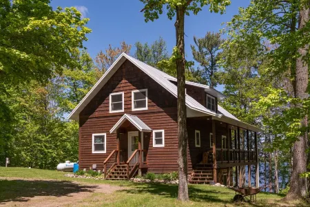 Family Cabin with all the views on Big Sandy