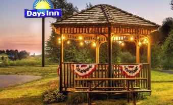 Days Inn by Wyndham Iron Mountain