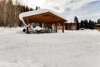 Red Sled at Hi Country Haus - 2 bed, 2 bath with a shuttle stop.
