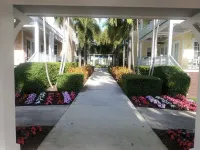 Beautiful Waterfront Villa 133 Anglers Reef with On-Site Boat Slip