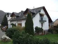 Gemütliche Ferienwohnung für bis zu 4 Personen in Veldenz, Nähe Bernkastel-kues Hotels in Veldenz