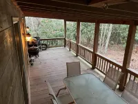 C & D Trivette's Cozy Cabin