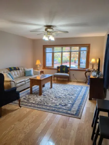 Cozy 4 bedroom relax atmosphere enjoy beauty of bluff country  driftless region