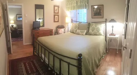 In the ❤️ of Downtown Blowing Rock Condo - 1st Floor - 2Bed 2Bath Отели в г. Blowing Rock