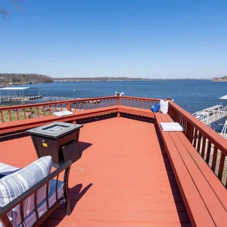Large Waterfront w/Stellar Views of Grand Lake! Pvt Dock! 6Bed/4Bath, Sleeps 18!