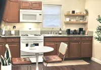 Casita Mar -Cozy, Bright and Private 10 mins to downtown
