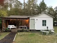 Adorable 2 bedroom cottage Hotel in zona Slidell Little Theatre