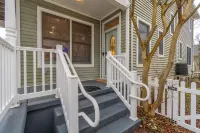 Luxury Beachside Vacation Getaway-OceanView, King beds, Steps to beach, Casino