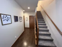 Updated duplex on quiet street close to dining, shopping, hospitals & mountains,