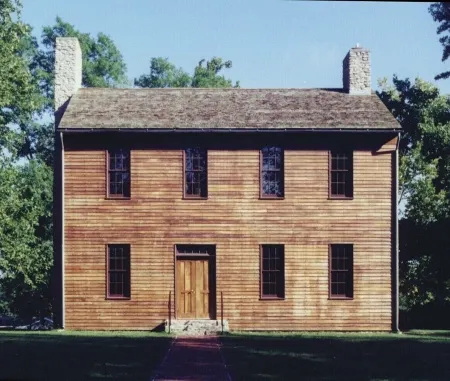 Lincoln’s Loft - Speakeasy Suite Отели в г. Logan County