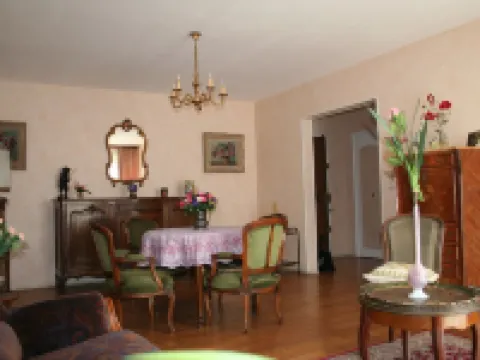 Superb apartment, downtown, private parking, quiet with elevator Hotels in Perigueux