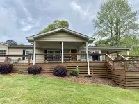 Lake Sinclair retreat with Boat Dock, Waterslide and BIG Views!