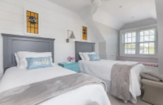 Newly constructed 3 BR house . Walk to town, harbor and restaurants