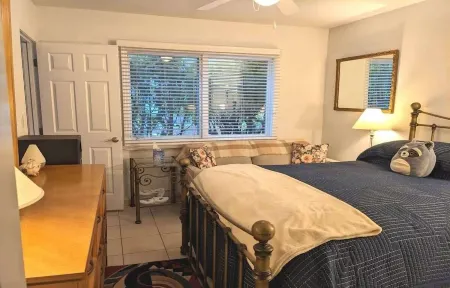 Sparkling Clean, Private & Quiet! Amazing Ocean Views [6]