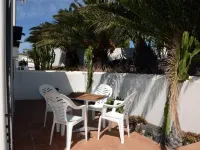 Duplex B16 in a quiet complex with pool 150 m from the sea Các khách sạn ở Charco del Palo