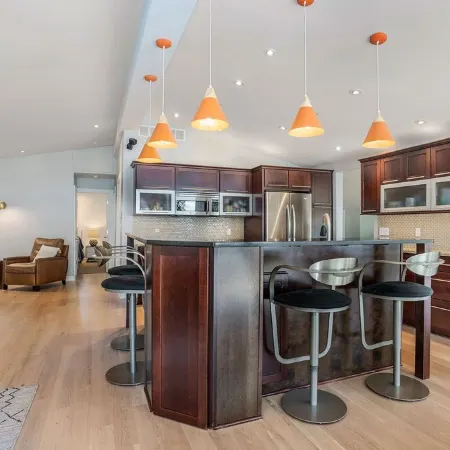 Luxury on the Lake: Southwest Michigan Retreat!