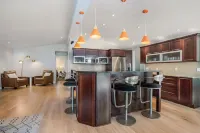 Luxury on the Lake: Southwest Michigan Retreat!