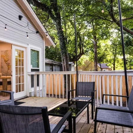 Walk to OU Stadium - 3Br/2BA with Patio & Parking