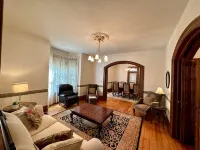 Charming Historic Getaway: Unwind in Lancaster's Timeless Elegance