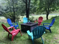 4 houses down from our farm, The Grace Place - king & queen beds