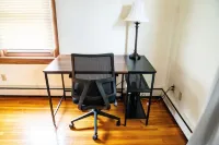 Garage, Fully Fenced Yard, Sleep 7, Walk to Downtown Hotels near Christmas Tree Shops