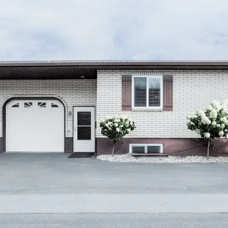 GORGEOUS Autumn Arbor Condo - 2 Blks BYUI,, 2 Car Garage, 2 Bed, 2 Bath, Office