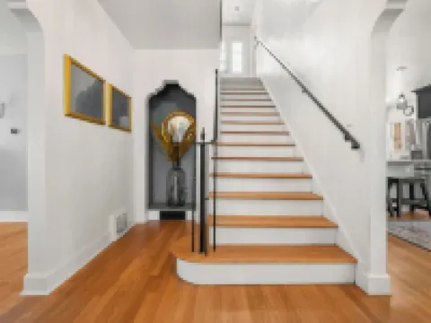 Historic WSU Drucker House-1/2 Block From Campus on College Hill Hotels in Pullman