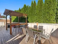 Walk to Wineries & Restaurant’s! Hotels in Woodinville