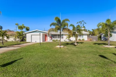 Pool Home Close to the Beach and Trails Hotels near Publix Super Market at Bardmoor Promenade