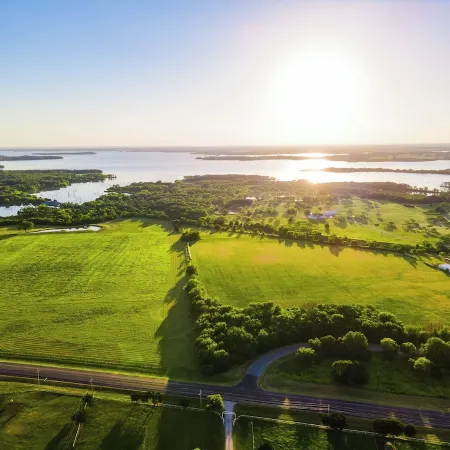 Ranch at Lake Ray Roberts - 10 Acres walk to lake 4 Bed 2 Bath