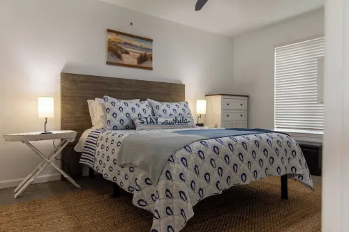 Romantic Waterfront Getaway 1st Floor Deep Water Views