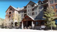River Run - Steps to Ski, Hot Tubs, Heated Pool, Ice Rink Hotels in River Run