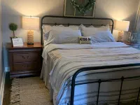 Country cottage on 3 acres right outside of town close to UTM Hôtels à : Comte de Weakley