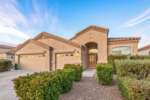 Tucson Pool Home -  Pets, Putting Green, No Hidden Fees - Jacuzzi