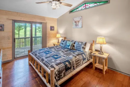 Private Mountain Home, 2miles To Ski, Hot Tub, Views, Fireplace, & Pet Friendly!