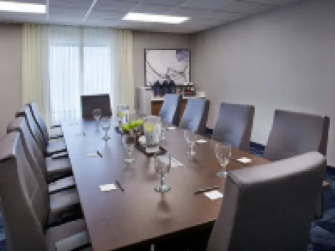 คอร์ทยาร์ดบายแมริออท ดีทรอยต์ สนามบินเมโทรโพลิตัน โรมูลุส โรงแรมในRomulus