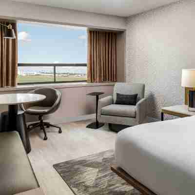 Sheraton Montreal Airport Hotel Rooms